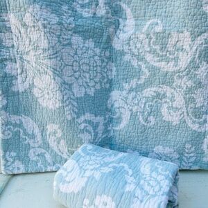 Laura Ashley Pillow Shams Standard Blue & White Floral Quilted Cotton Set Of 2